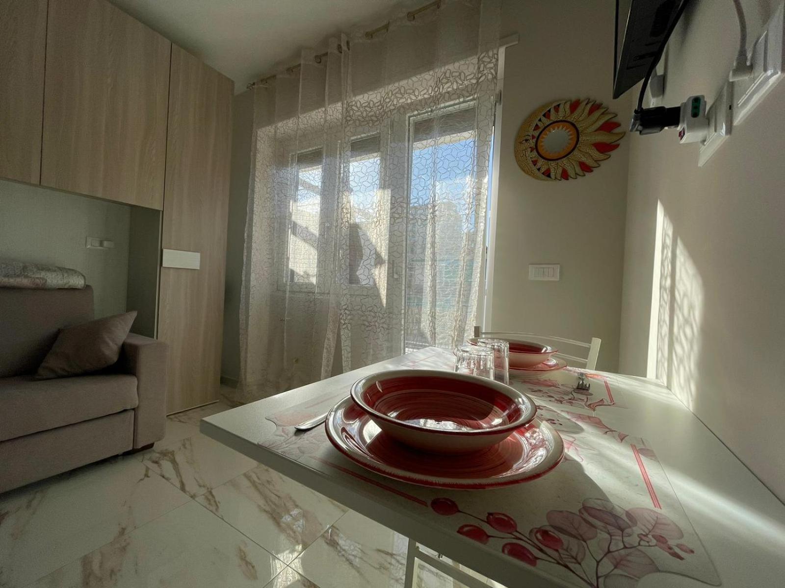 Wh - Un Posto Al Sole - Attico Monolocale Con Parcheggio Gratuito - 5 Minuti Dal Centro - Wifi Apartment Sanremo Exterior photo
